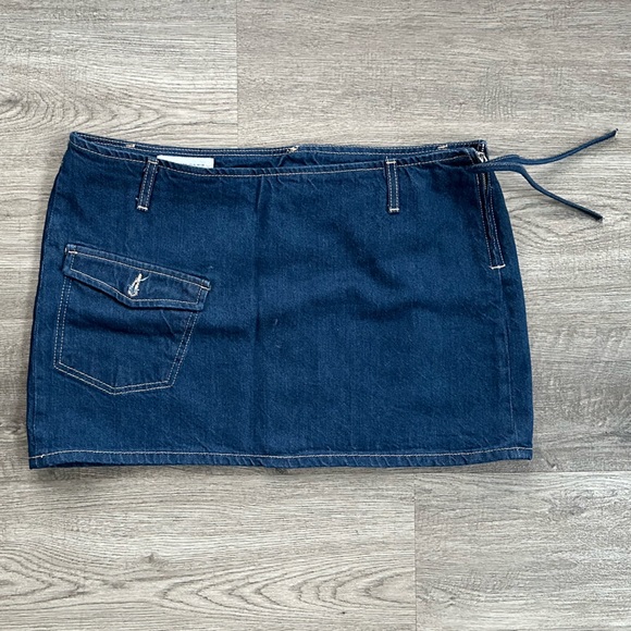 Cargo mini skirt - Picture 1 of 3